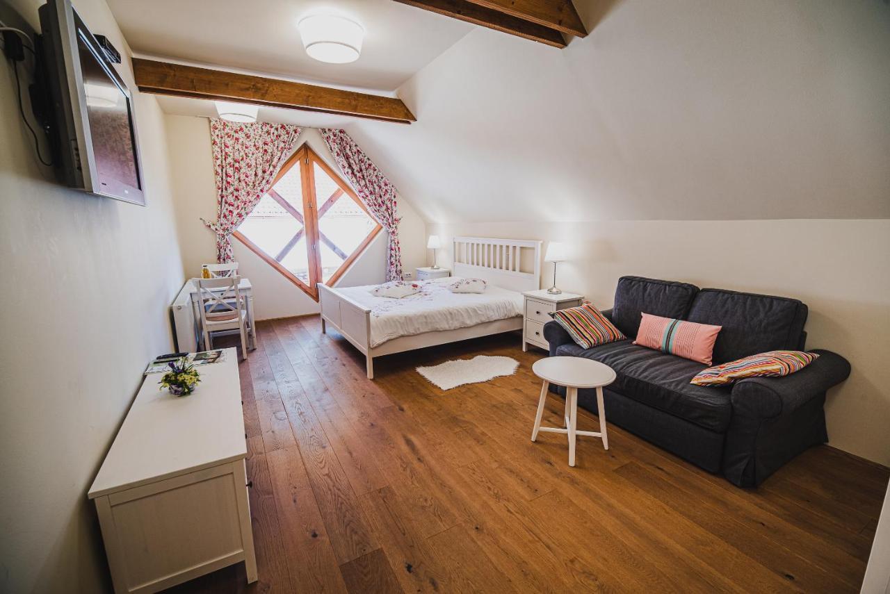 Farm Stay Zurej Šentjur Eksteriør billede